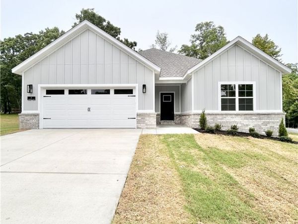 8 Kirkdouglas Lane , Bella Vista, AR 72715