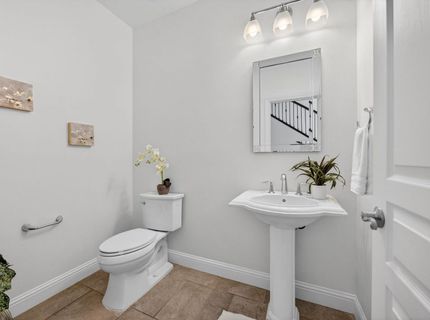 7 Triumph Ct, Sacramento, CA 95831 Photo