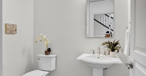 7 Triumph Ct, Sacramento, CA 95831 Photo