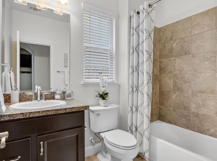 7 Triumph Ct, Sacramento, CA 95831 Photo