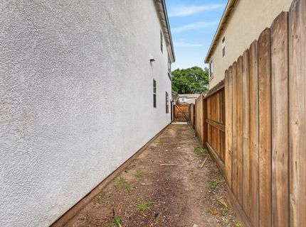 7 Triumph Ct, Sacramento, CA 95831 Photo
