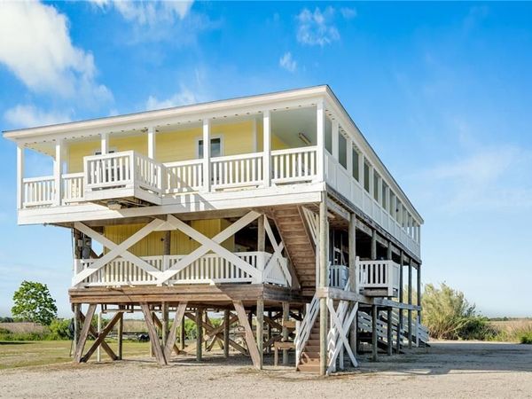 3513 HOPEDALE Highway, St Bernard, LA 70085