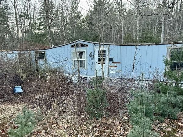 128 Holland Rd, Brimfield, MA 01010
