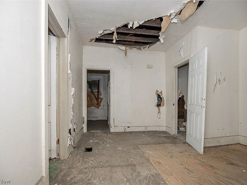 1054 E 71st Street, Cleveland, OH 44103 Photo 2