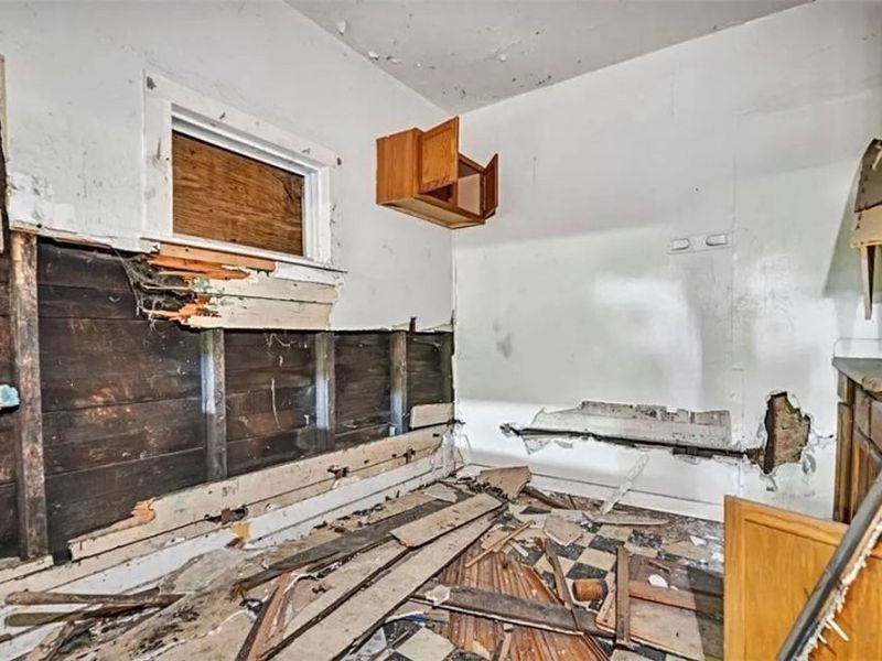 1054 E 71st Street, Cleveland, OH 44103 Photo 4