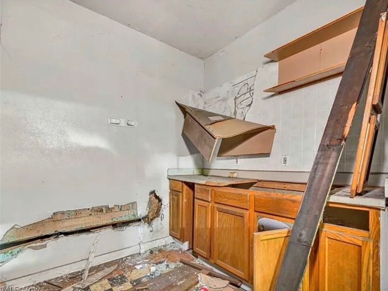 1054 E 71st Street, Cleveland, OH 44103 Photo 5