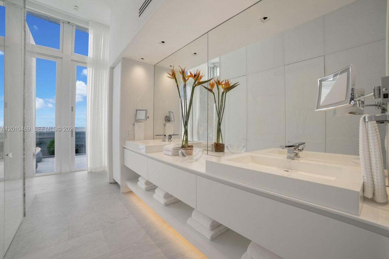 7815 Atlantic Way , Miami Beach, FL 33141 Photo