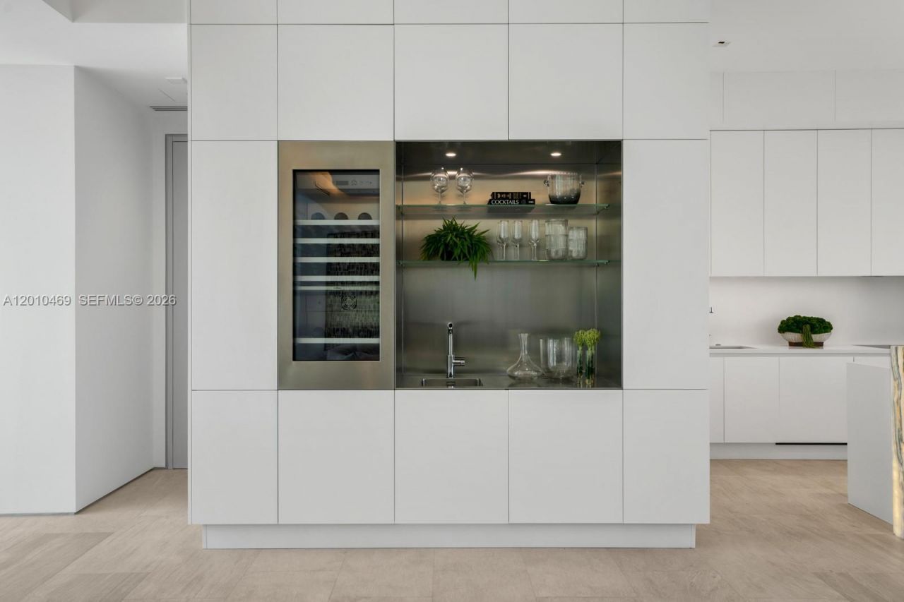 7815 Atlantic Way , Miami Beach, FL 33141 Photo
