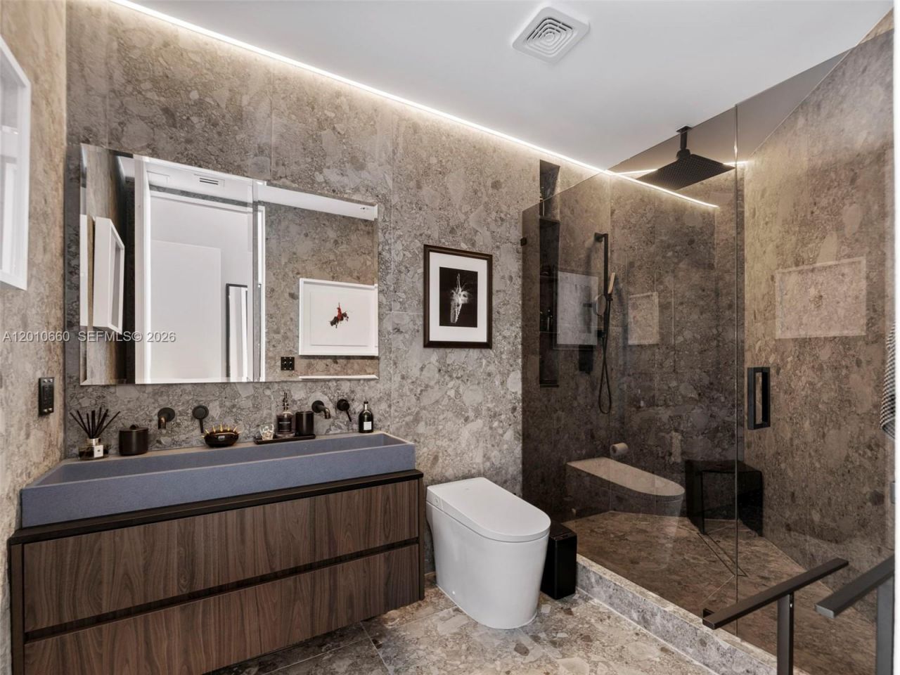 1900 N Bayshore Dr , Unit 903, Miami, FL 33132 Photo