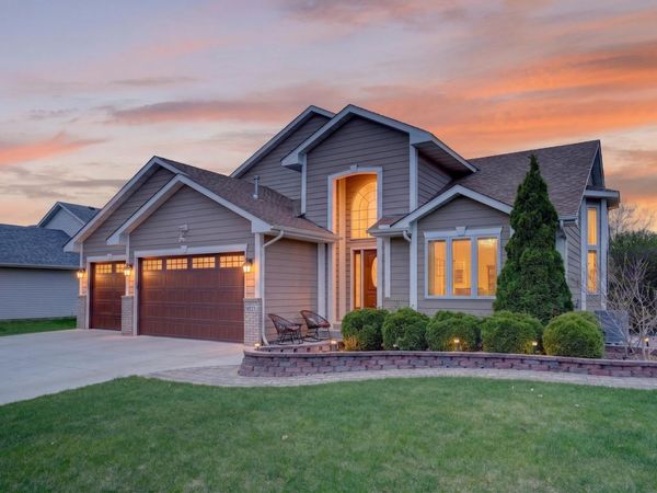 9325 Austrian Pine Avenue N, Brooklyn Park, MN 55443
