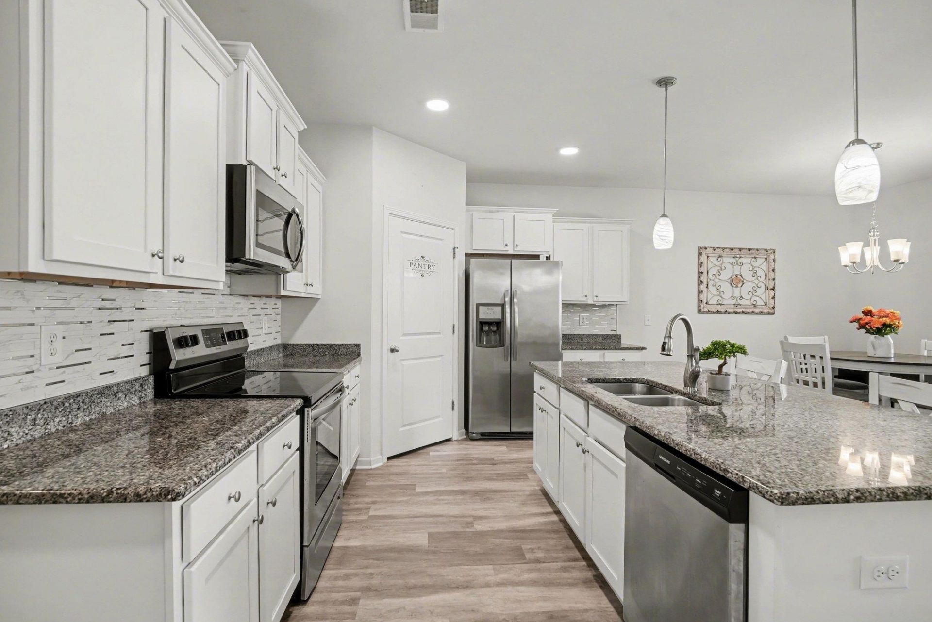 575 Affinity Dr. Photo 10