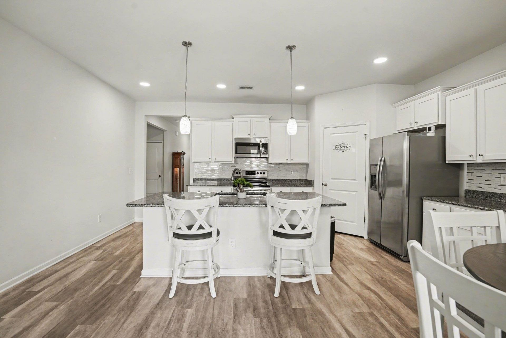 575 Affinity Dr. Photo 8