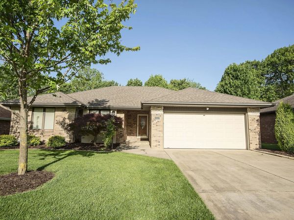 1027 S Karla Avenue, Springfield, MO 65804