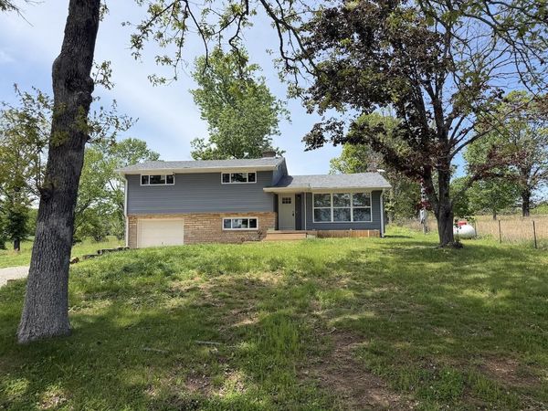 1113 N Walnut Street , Willow Springs, MO 65793