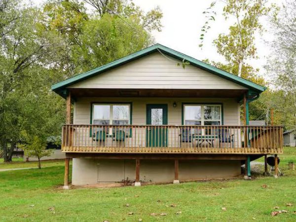 375 Edgewater Circle , Forsyth, MO 65653
