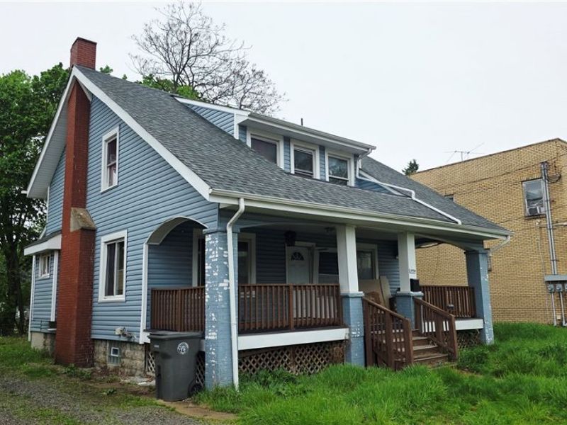 1934 E Midlothian Boulevard, Youngstown, OH 44502 Photo 2