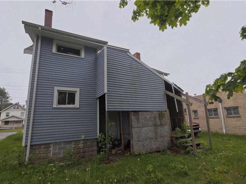 1934 E Midlothian Boulevard, Youngstown, OH 44502 Photo 6