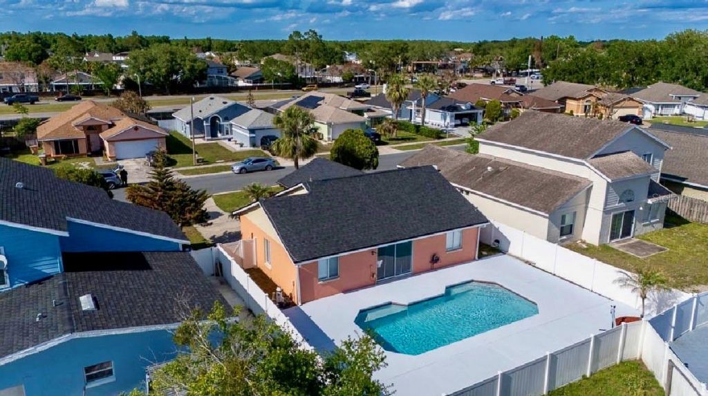 252 Hidden Springs Circle, Kissimmee, FL 34743 Photo