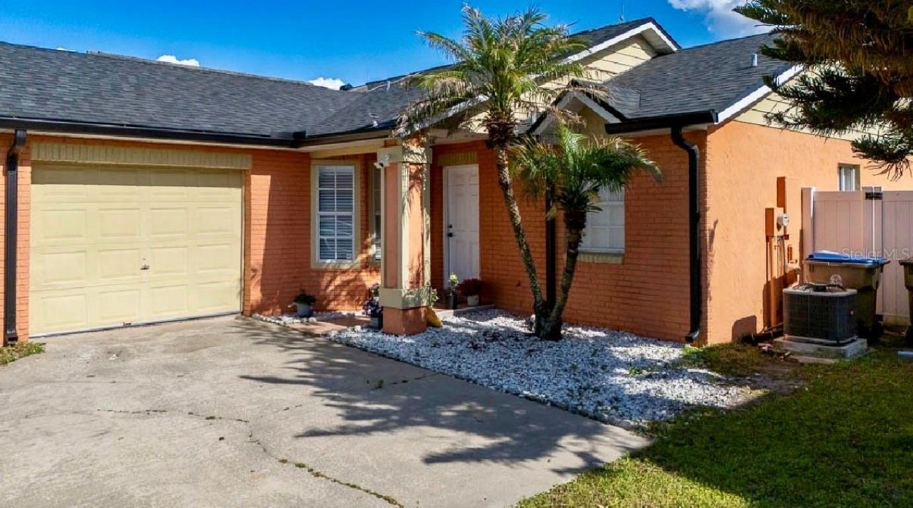 252 Hidden Springs Circle, Kissimmee, FL 34743 Photo