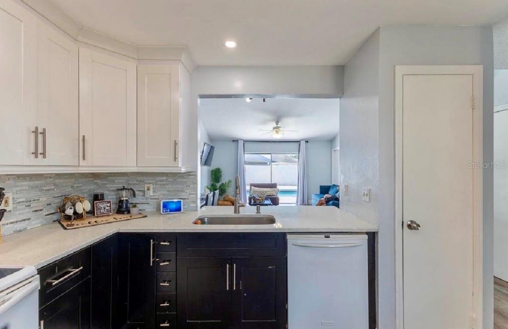 252 Hidden Springs Circle, Kissimmee, FL 34743 Photo