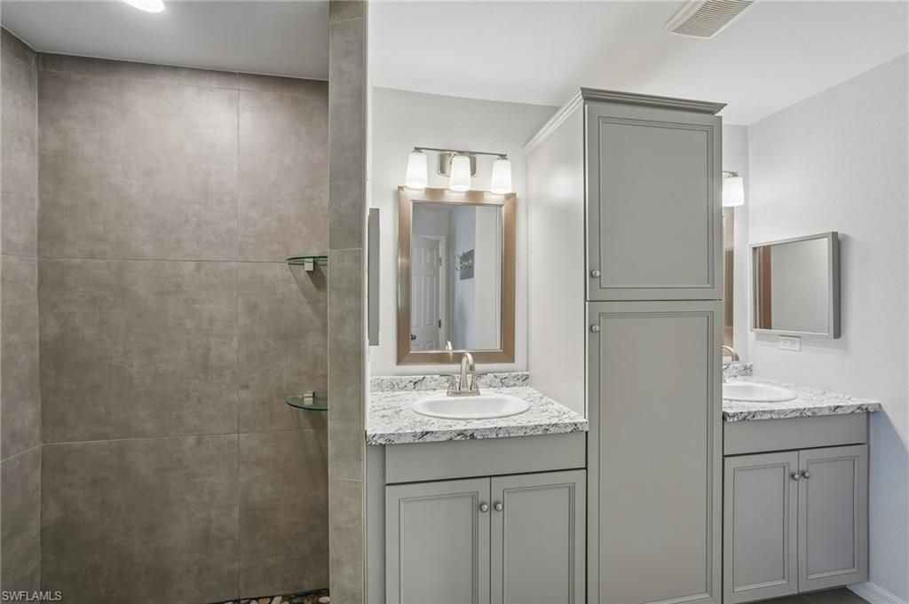 4317 NW 40th Ter, Cape Coral, FL 33993 Photo