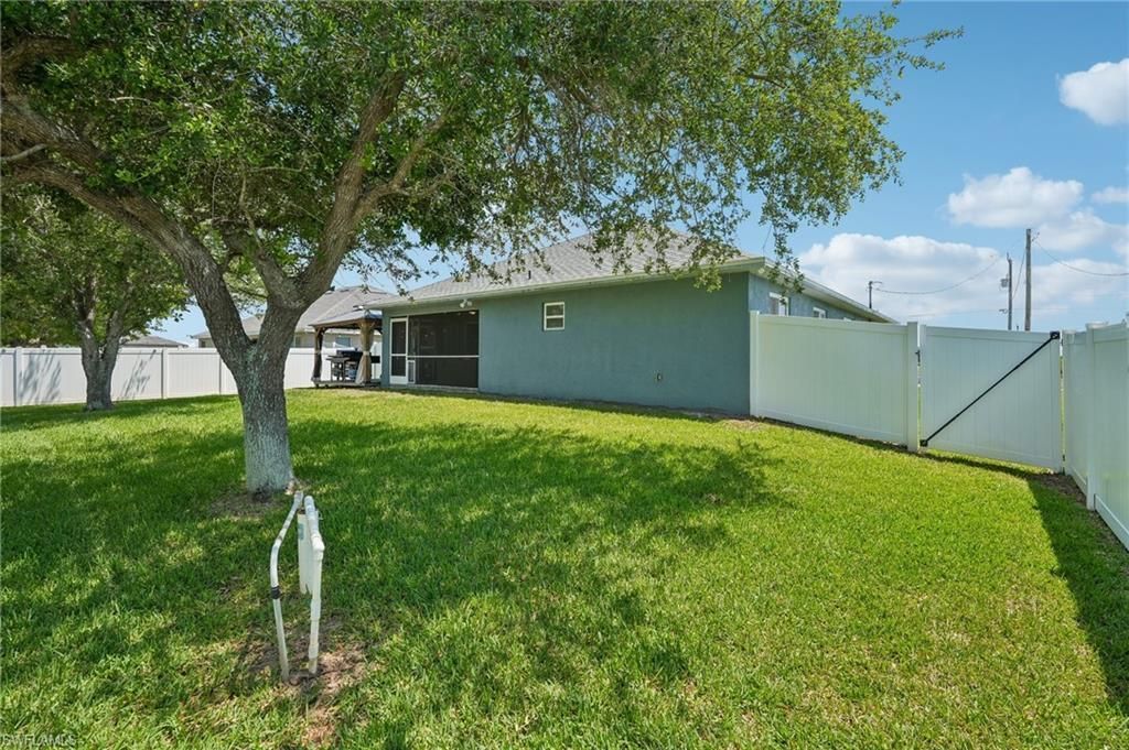 4317 NW 40th Ter, Cape Coral, FL 33993 Photo