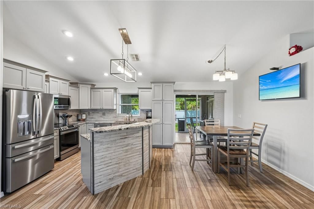 4317 NW 40th Ter, Cape Coral, FL 33993 Photo