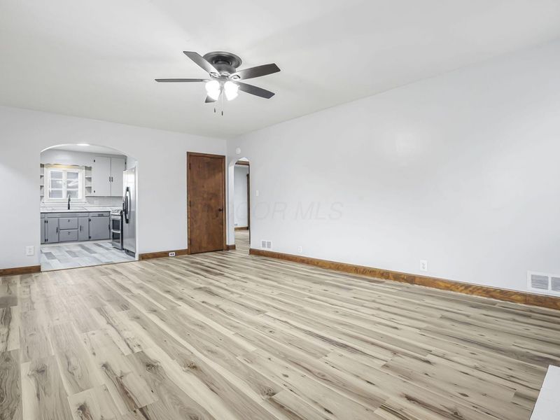 828 Lindbergh Avenue , Zanesville, OH 43701 Photo 8