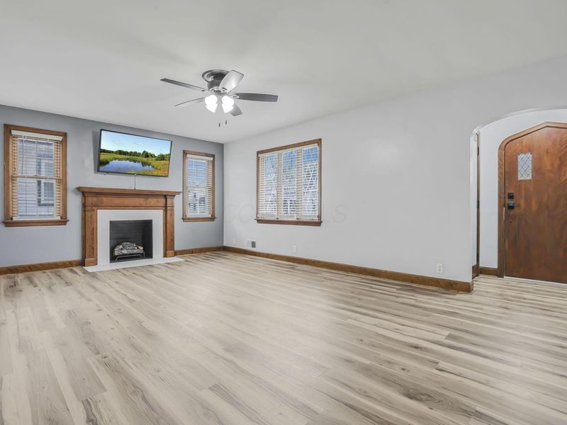 828 Lindbergh Avenue , Zanesville, OH 43701 Photo 9