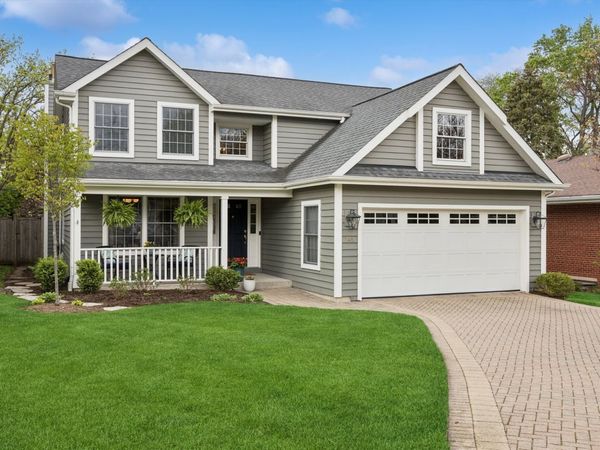 749 Summit Street , Downers Grove, IL 60515