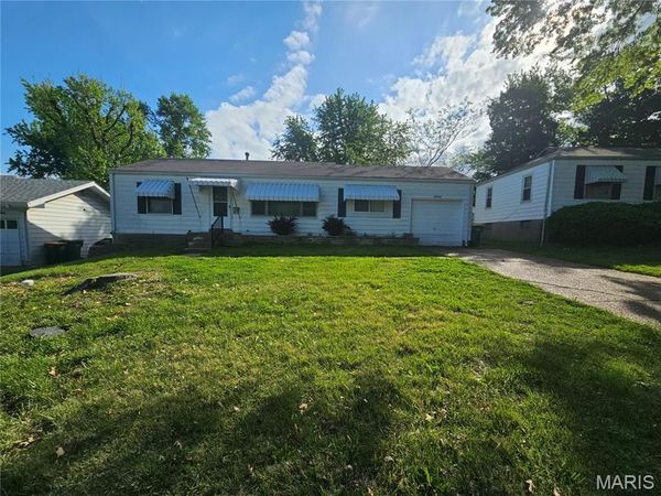 10220 Tappan Drive , St Louis, MO 63137