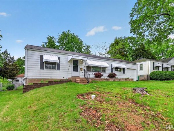 10220 Tappan Drive , St Louis, MO 63137