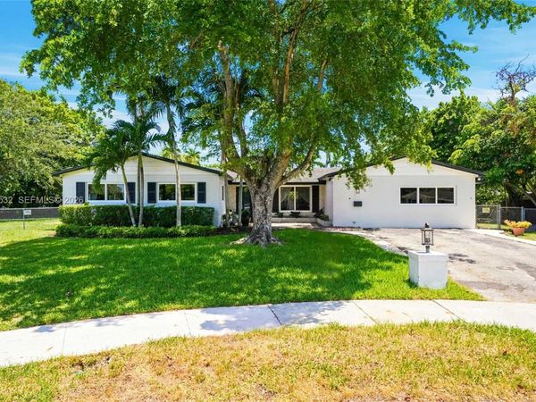 9331 SW 104th Ct, Miami, FL 33176