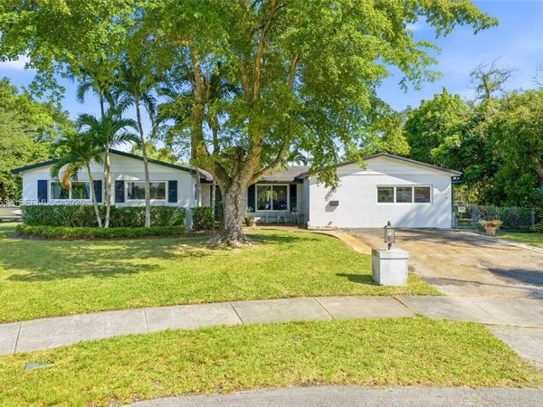 9331 SW 104th Ct , Miami, FL 33176