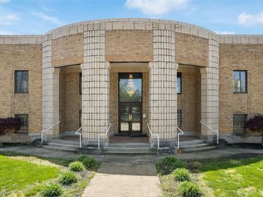 542 W Park Avenue, Barberton, OH 44203