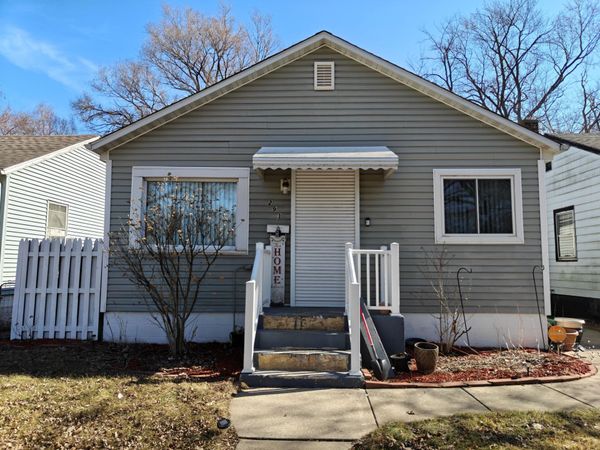 293 Calhoun Street , Gary, IN 46406