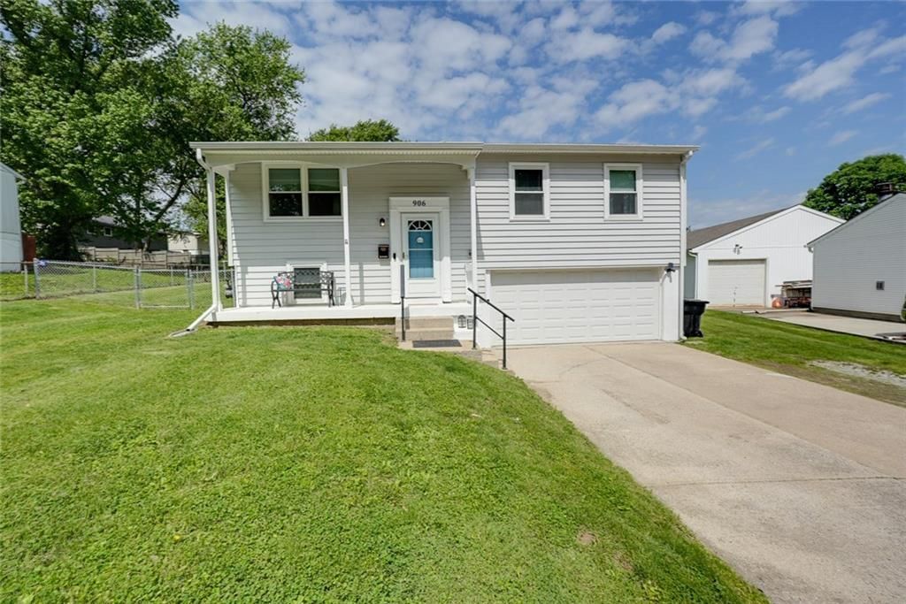 906 N Ponca Drive, Independence, MO 64056 Main Photo
