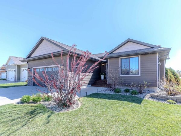 3713 Keystone Circle , Spirit Lake, IA 51360