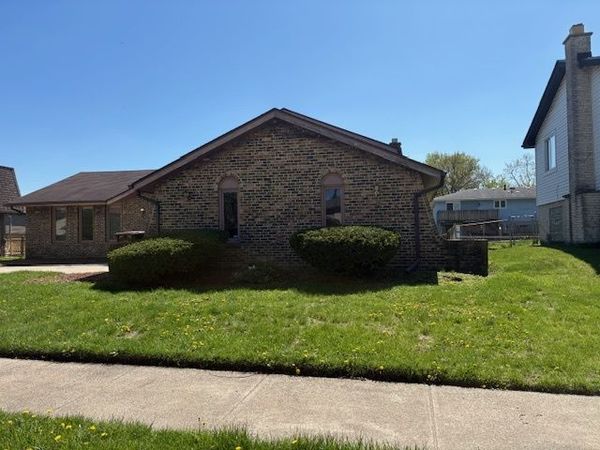 715 E 193rd Place , Glenwood, IL 60425