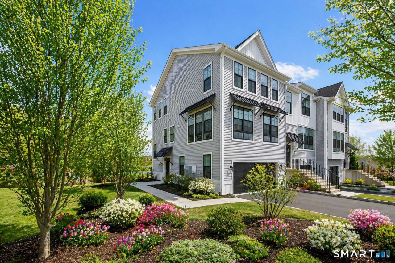 5 Brentwood, Danbury, CT 06810 Main Photo