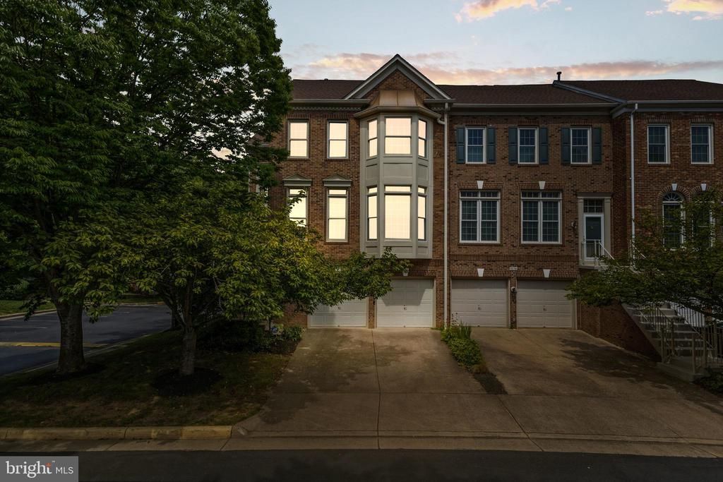 9576 Lagersfield Circle, Vienna, VA 22181 Main Photo