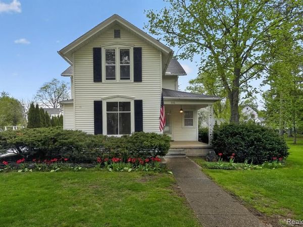 516 W Washington Street, Howell, MI 48843