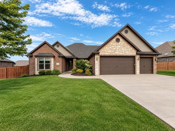 6302 S 46th Boulevard, Rogers, AR 72758