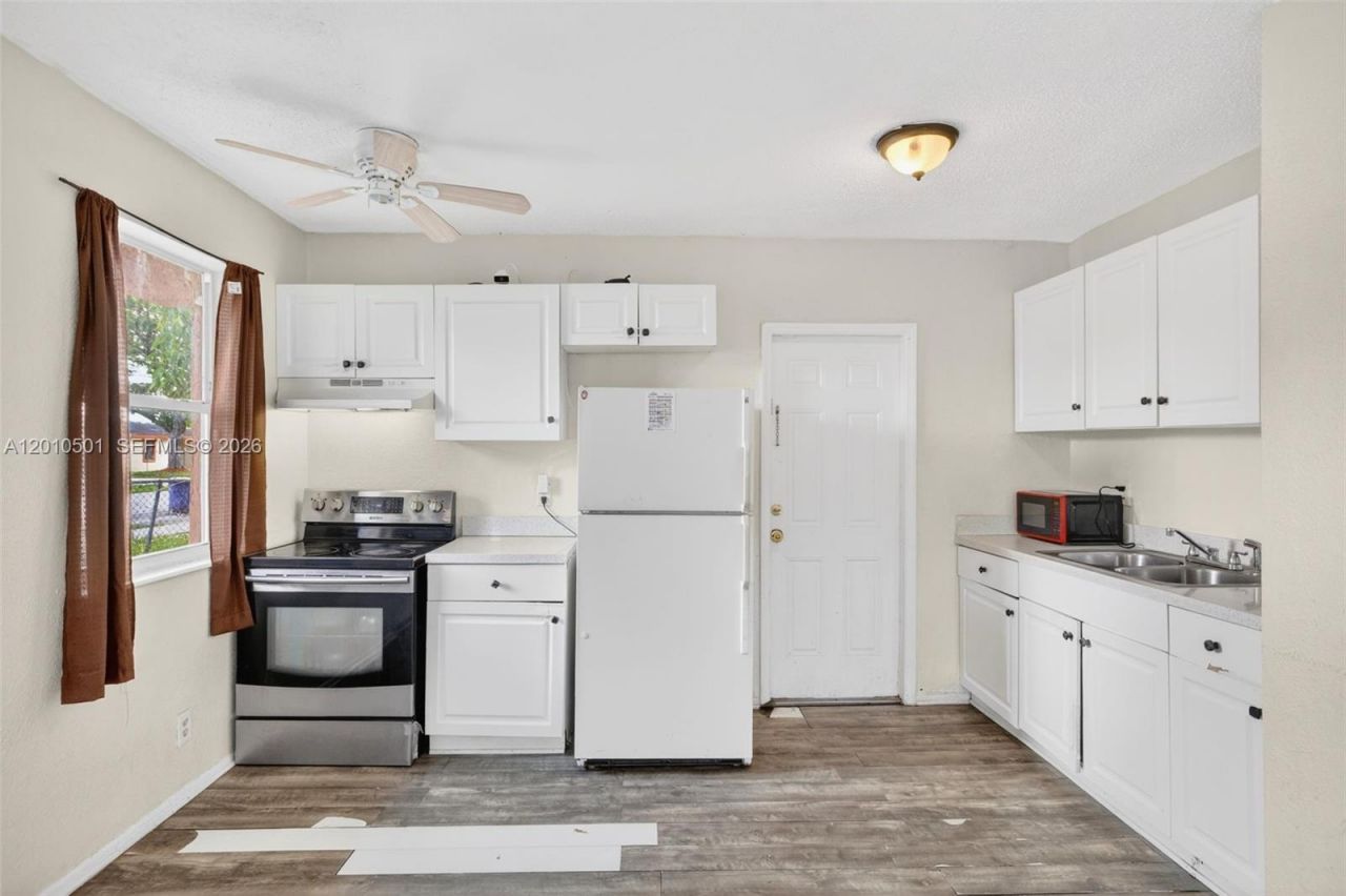 2437 NW 20th St, Fort Lauderdale, FL 33311 Photo