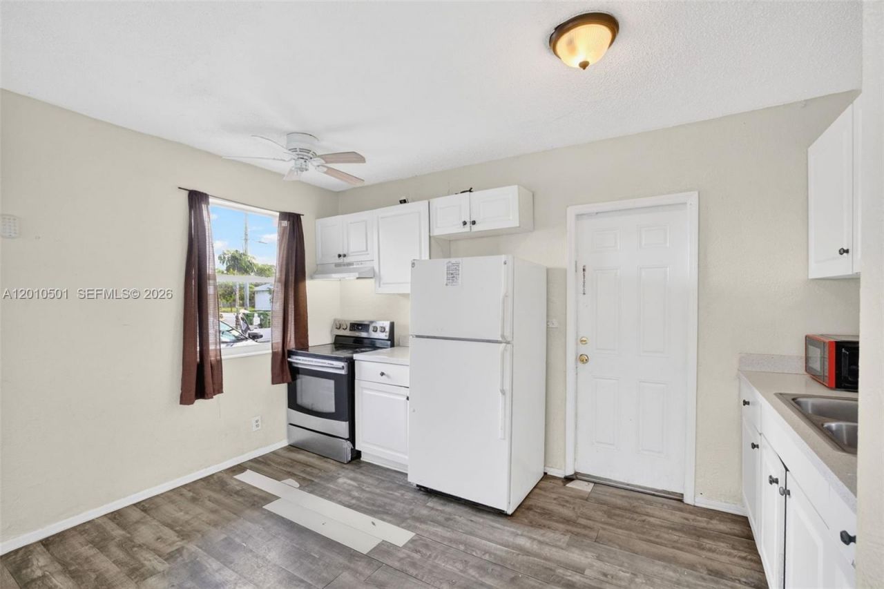 2437 NW 20th St, Fort Lauderdale, FL 33311 Photo