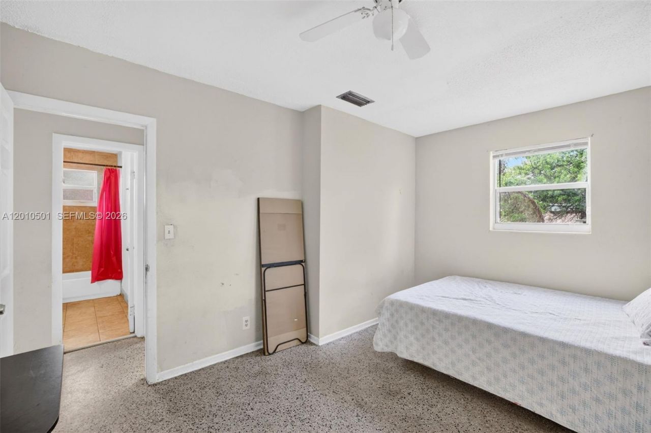 2437 NW 20th St, Fort Lauderdale, FL 33311 Photo