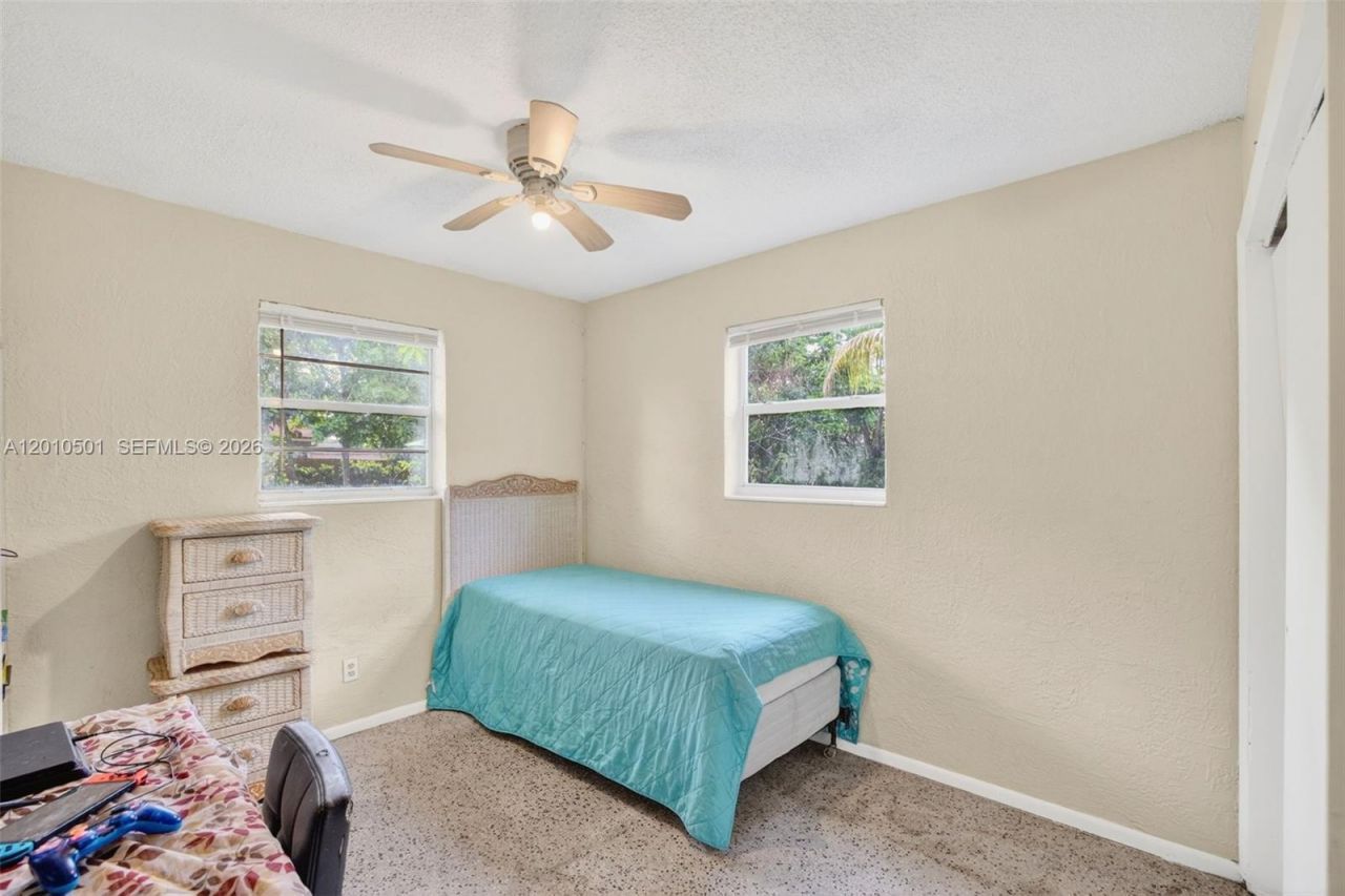 2437 NW 20th St, Fort Lauderdale, FL 33311 Photo