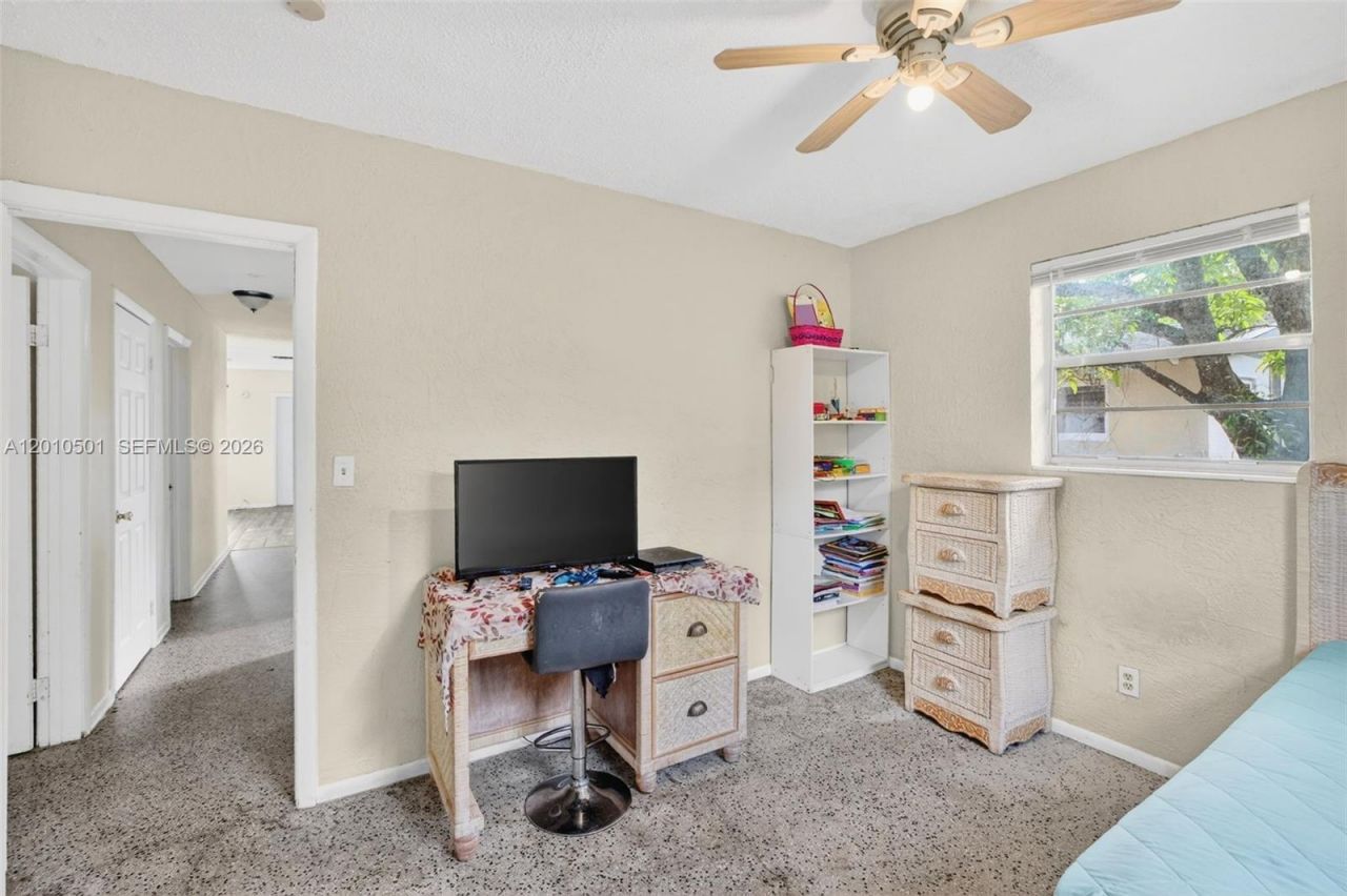 2437 NW 20th St, Fort Lauderdale, FL 33311 Photo