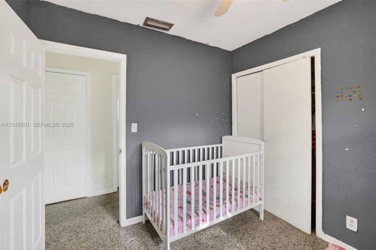 2437 NW 20th St, Fort Lauderdale, FL 33311 Photo