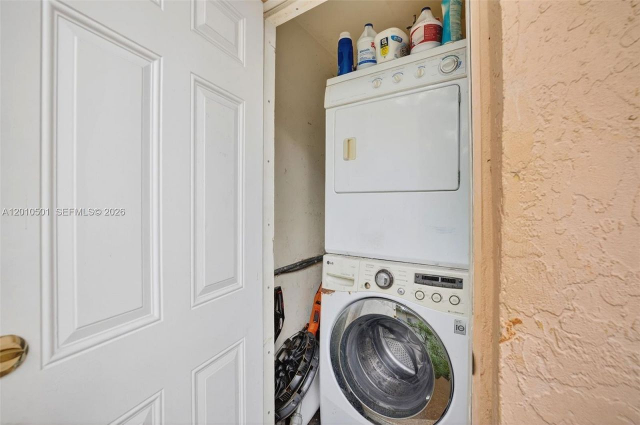 2437 NW 20th St, Fort Lauderdale, FL 33311 Photo